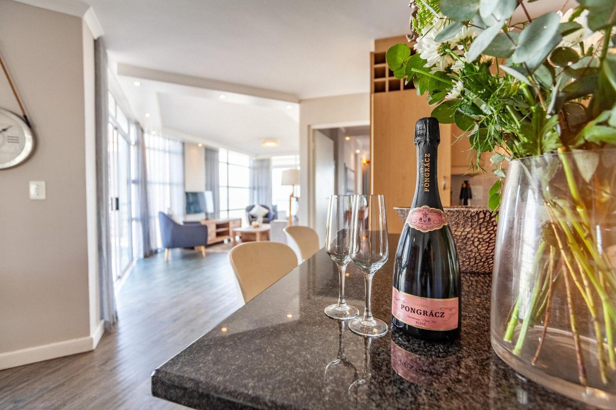 Luxury Ocean View Beachfront 2 Bed Apartment -206 The Waves, Blouberg, Cape Town Bloubergstrand Luaran gambar